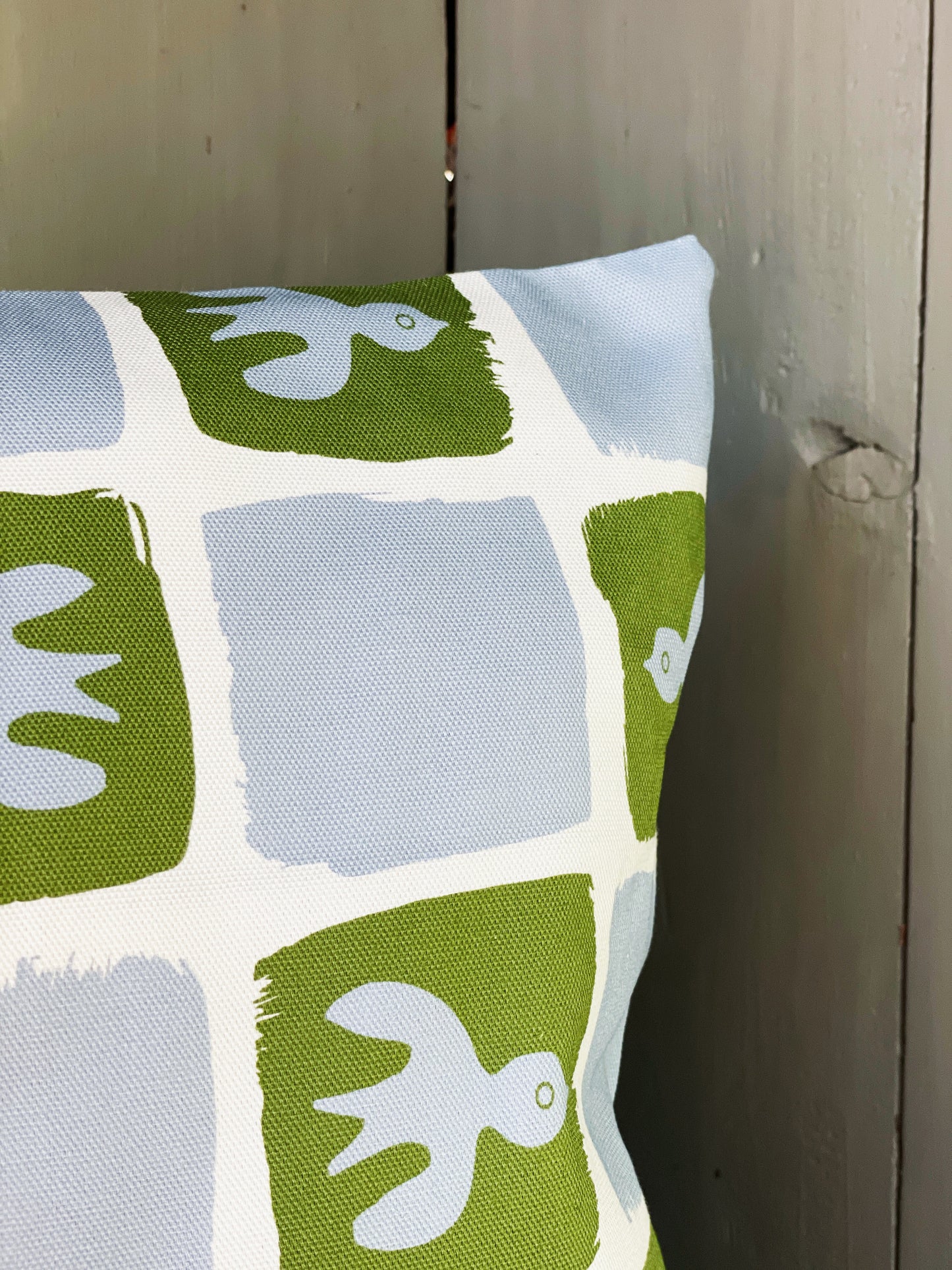 Linnunlento tyynynpäällinen